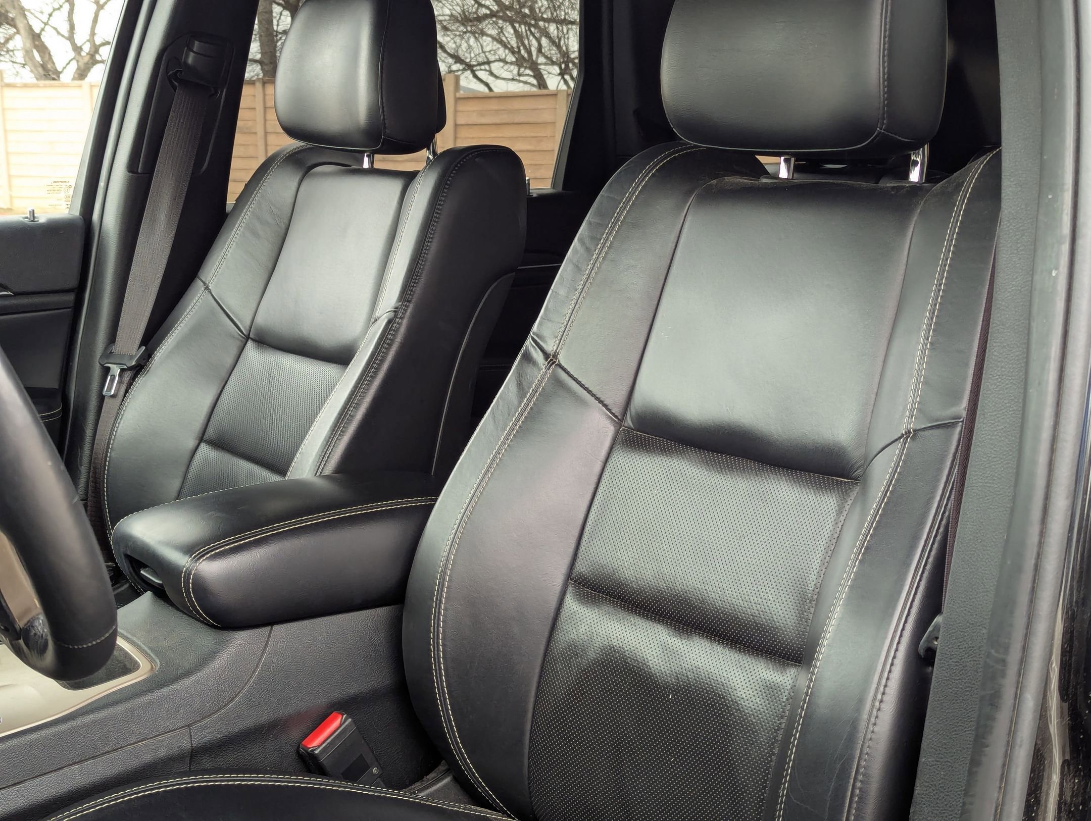 Used 2014 Jeep Grand Cherokee Limited w/ Luxury Group II image 14