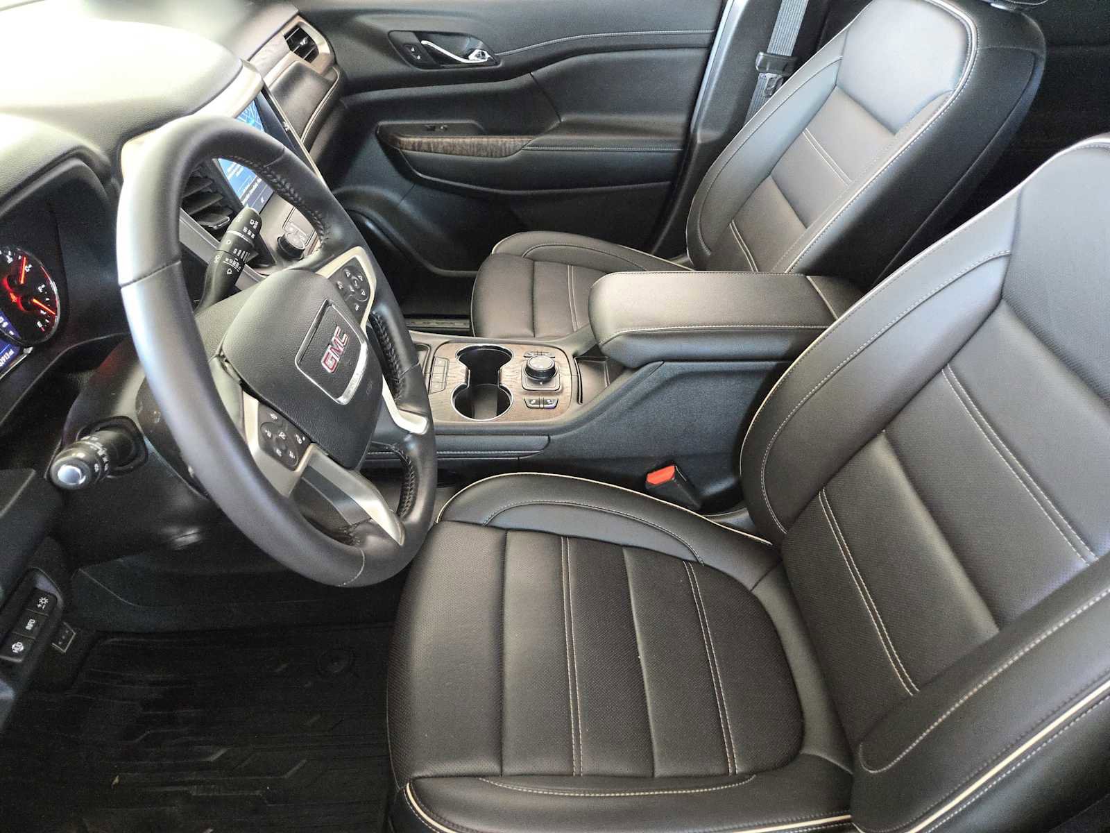 Used 2021 GMC Acadia Denali w/ Denali Technology Package image 14