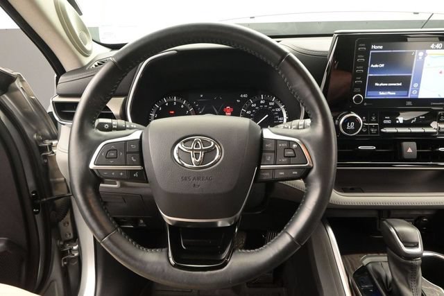 Used 2021 Toyota Highlander Limited FWD image 5