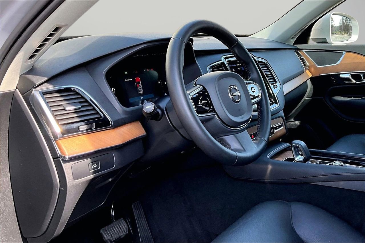 Used 2024 Volvo XC90 B5 Plus image 19
