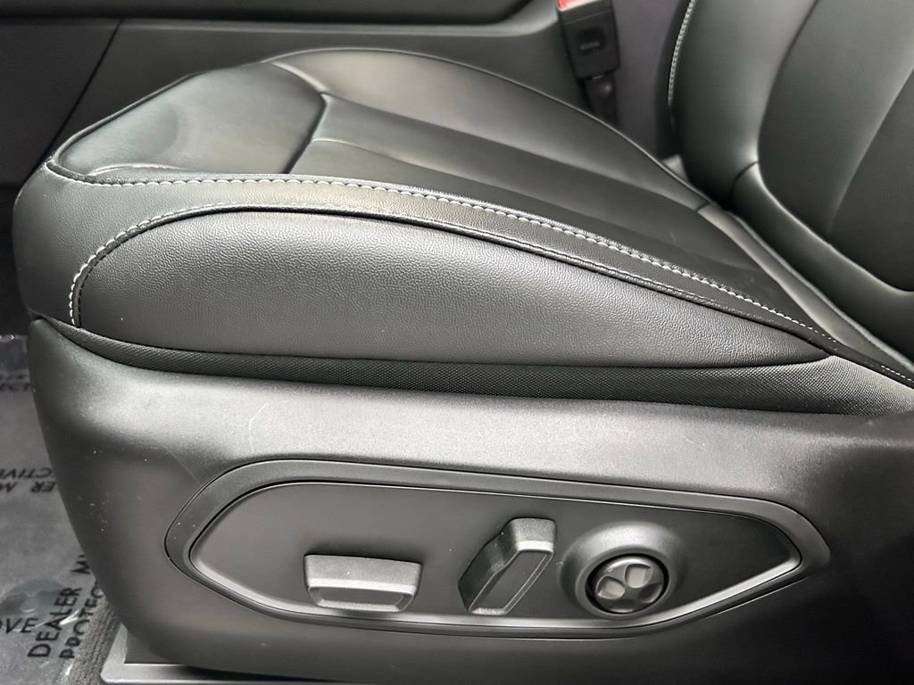 New 2025 Jeep Grand Cherokee Limited w/ Black Appearance Package image 16