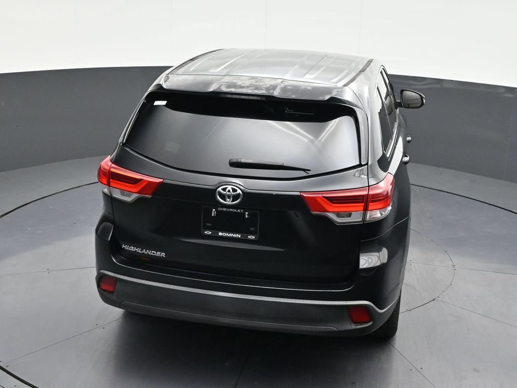 Used 2018 Toyota Highlander LE image 19