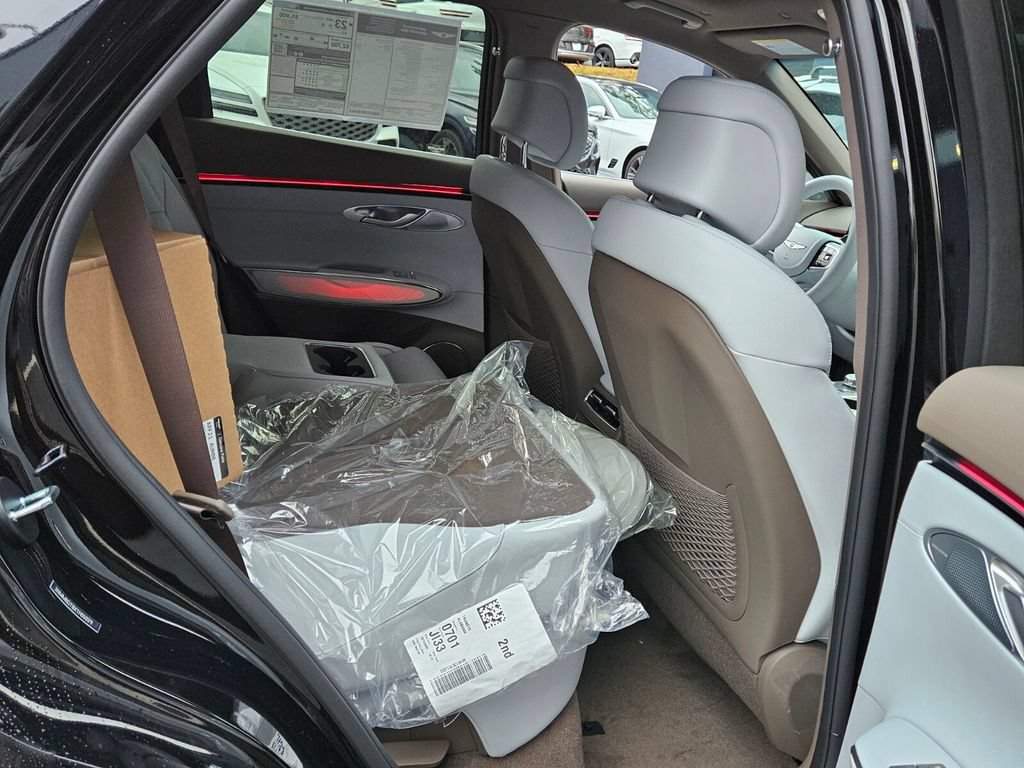 New 2026 Genesis GV70 2.5T Advanced AWD/4WD image 15