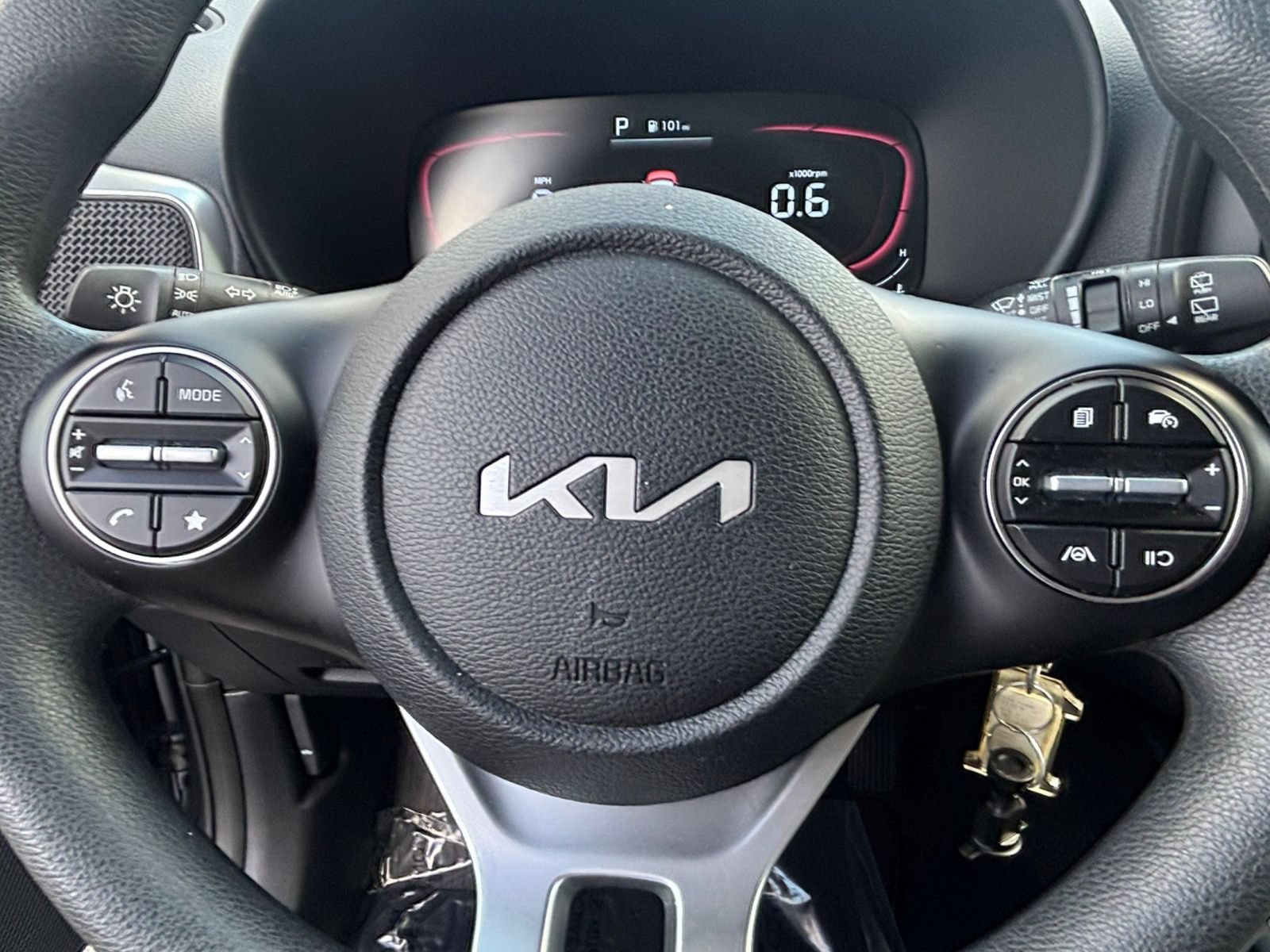 Used 2025 Kia Soul LX w/ LX Technology Package FWD image 26