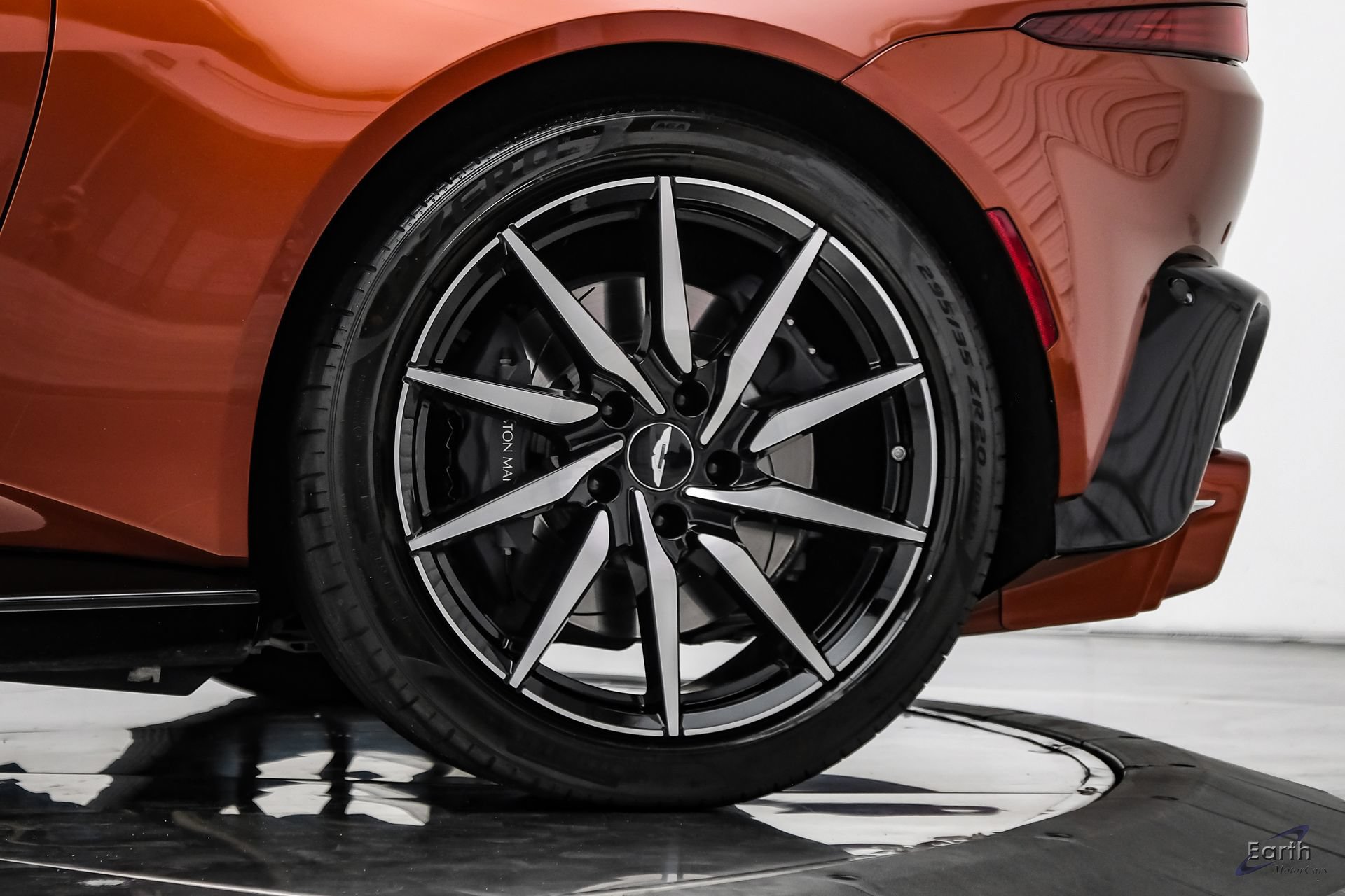 Used 2019 Aston Martin V8 Vantage Coupe RWD image 93