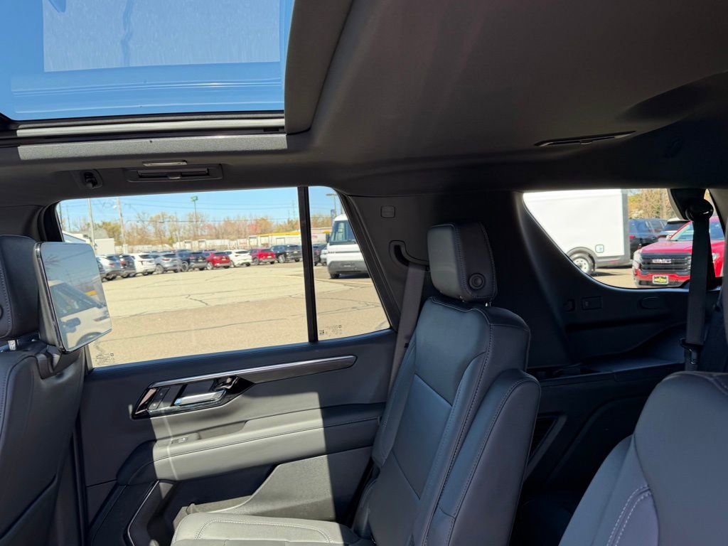 Used 2025 Chevrolet Tahoe Z71 w/ Z71 Off-Road Package AWD/4WD image 9