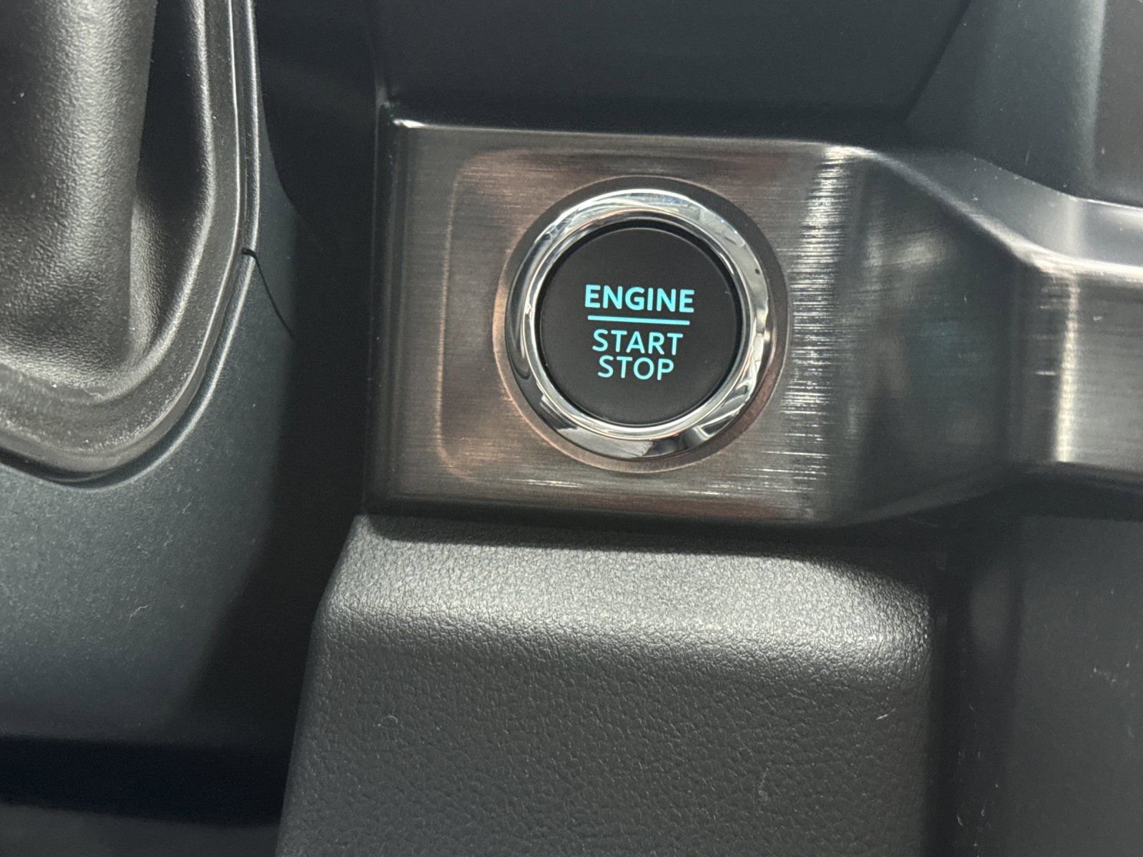 New 2026 Ford F250 Lariat w/ Black Appearance Package AWD/4WD image 25