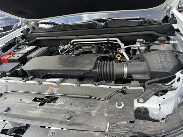 Used 2026 Chevrolet Colorado Z71 w/ Technology Package AWD/4WD image 9
