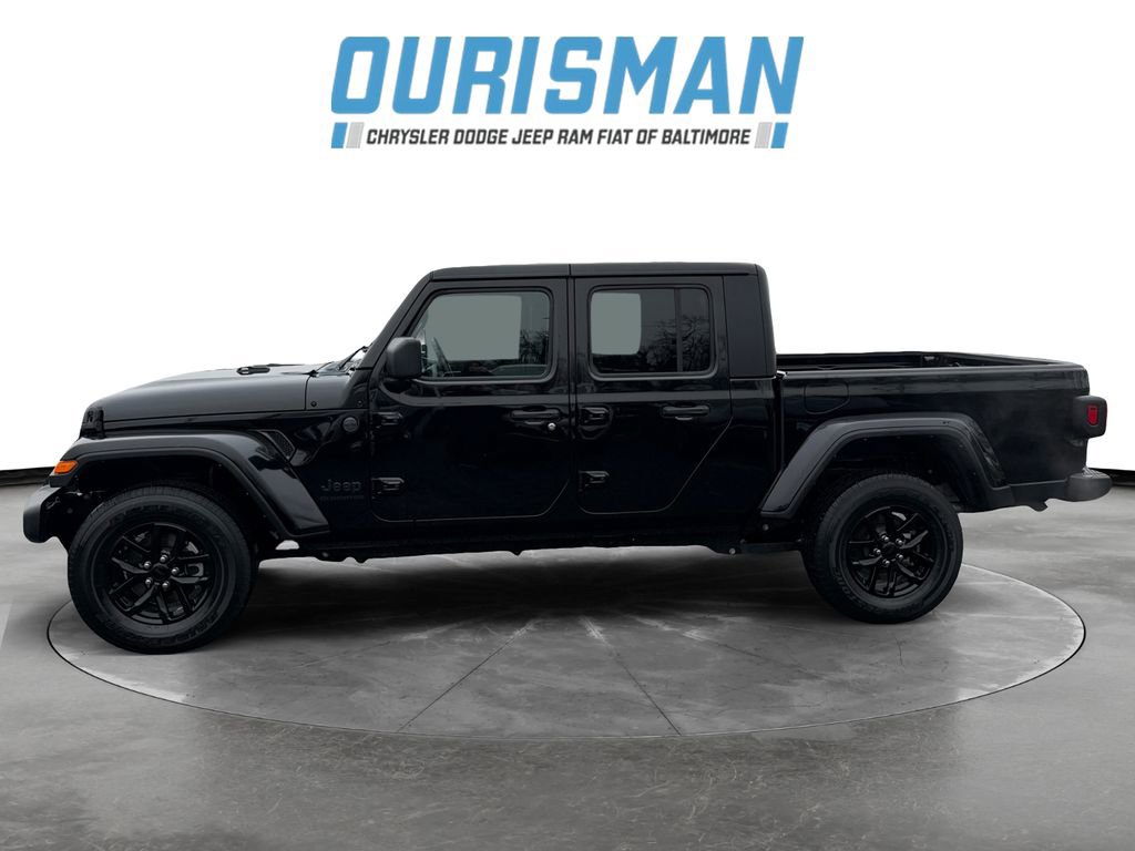 Used 2022 Jeep Gladiator Sport image 3