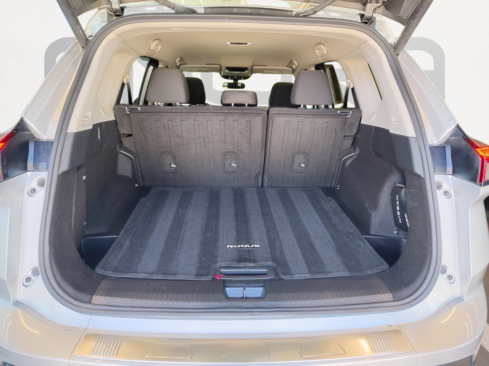 Certified 2024 Nissan Rogue SV image 14