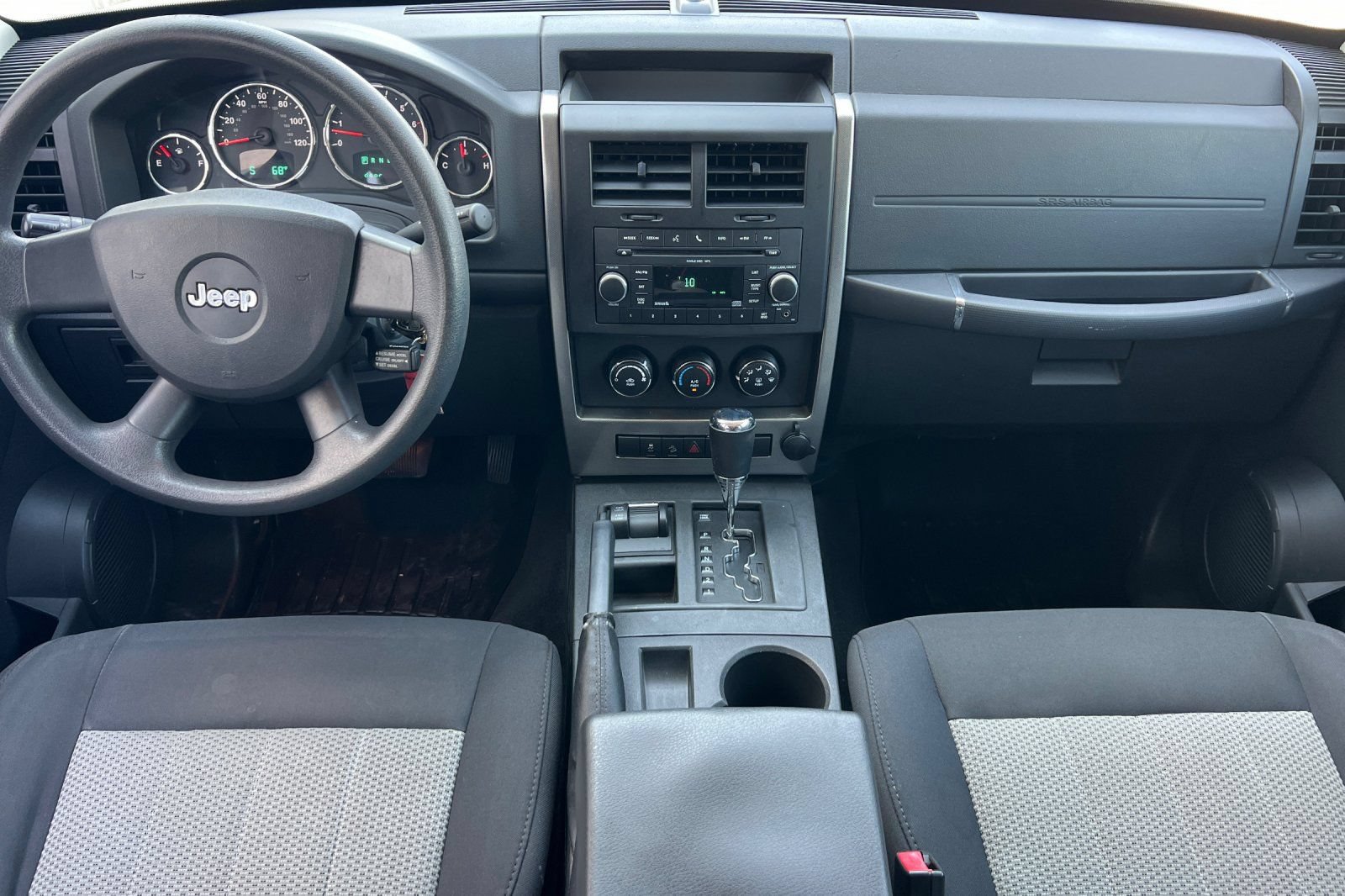 Used 2010 Jeep Liberty Sport w/ Popular Equipment Group AWD/4WD image 17
