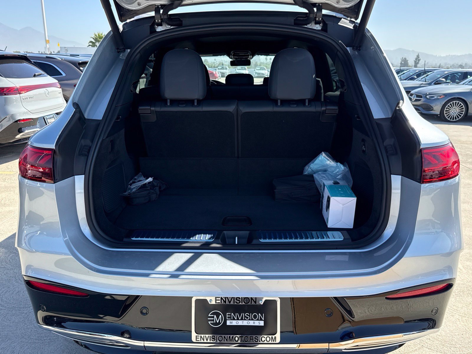 New 2027 Mercedes-Benz EQS 400 4MATIC SUV image 13