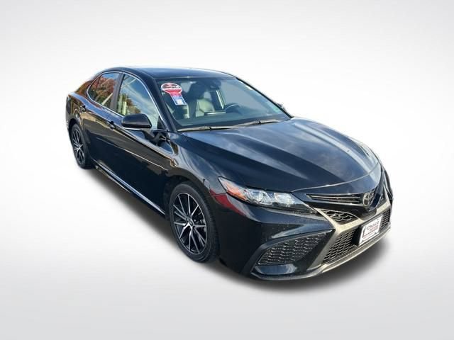Used 2023 Toyota Camry SE image 8