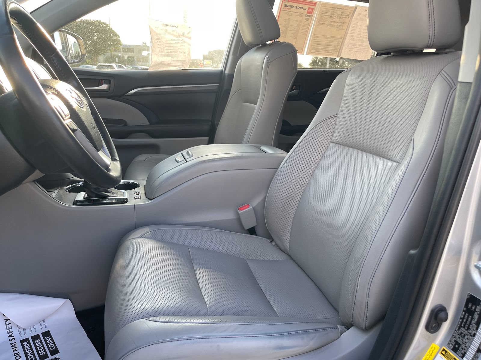 Used 2019 Toyota Highlander Limited Platinum FWD image 34
