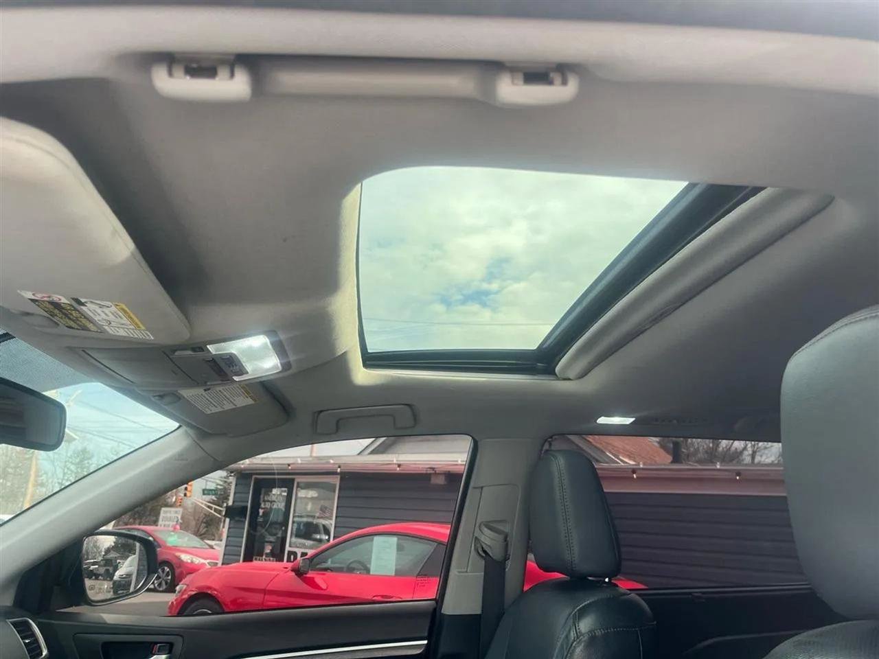 Used 2015 Toyota Highlander Limited image 13