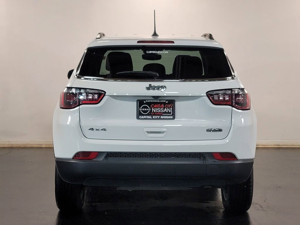 Used 2022 Jeep Compass Latitude image 27