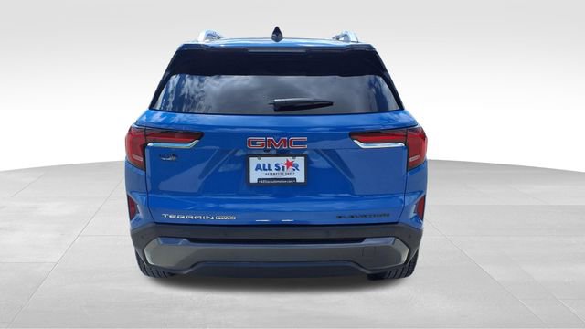 Used 2025 GMC Terrain Elevation w/ Elevation Premium Package image 7