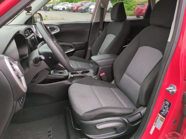 Used 2023 Kia Soul LX FWD image 7