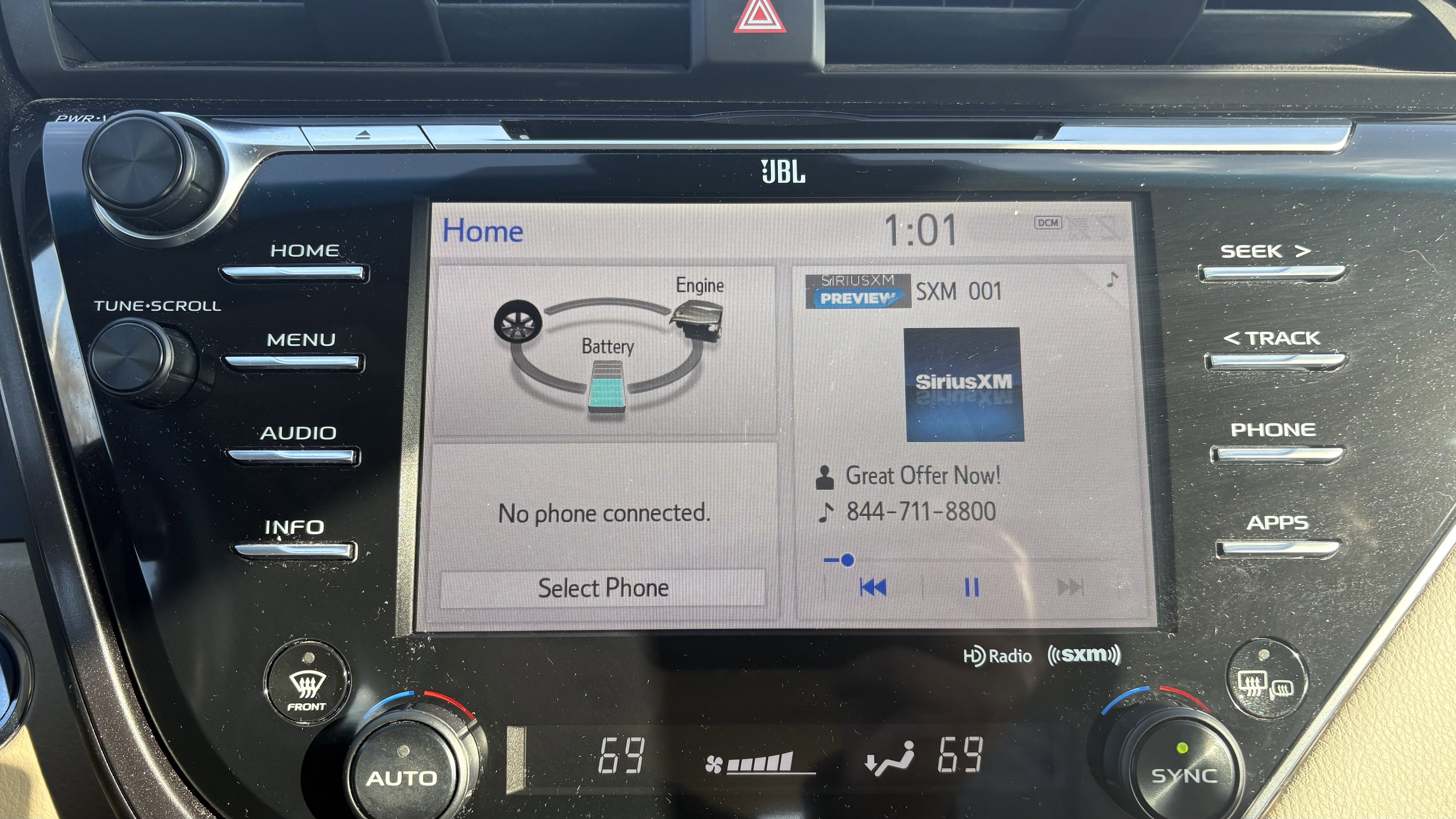 Used 2018 Toyota Camry XLE image 25