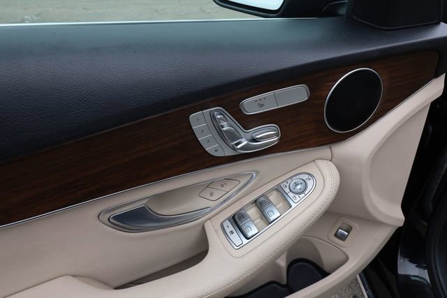 Used 2019 Mercedes-Benz C 300 4MATIC Sedan image 39