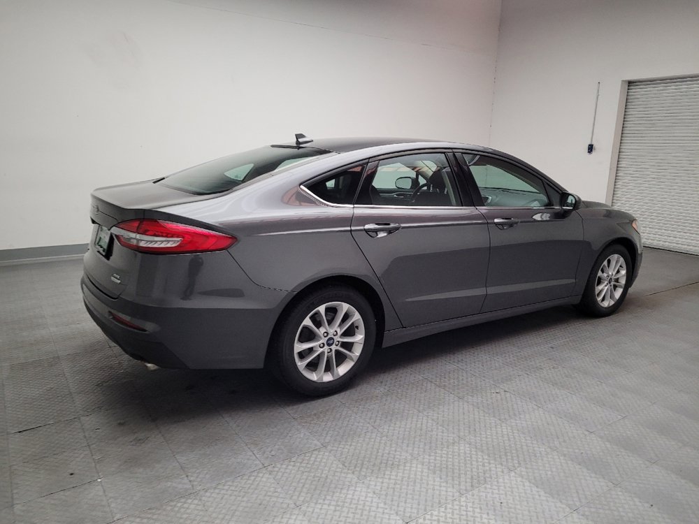 Used 2020 Ford Fusion SE FWD image 10