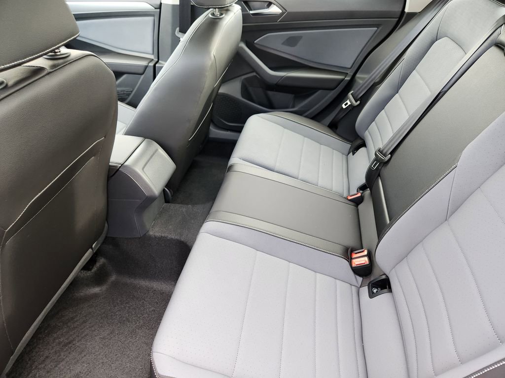 New 2026 Volkswagen Jetta SE FWD image 18