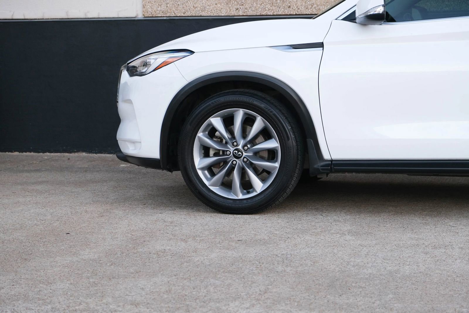 Used 2021 INFINITI QX50 Luxe image 9