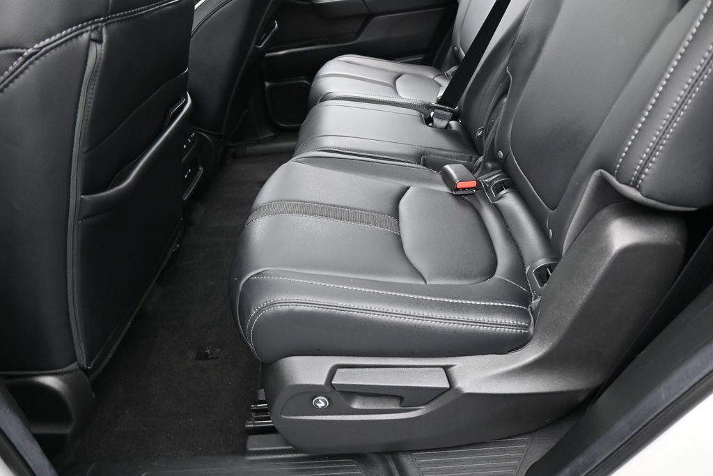 Used 2025 Honda Pilot Touring image 36