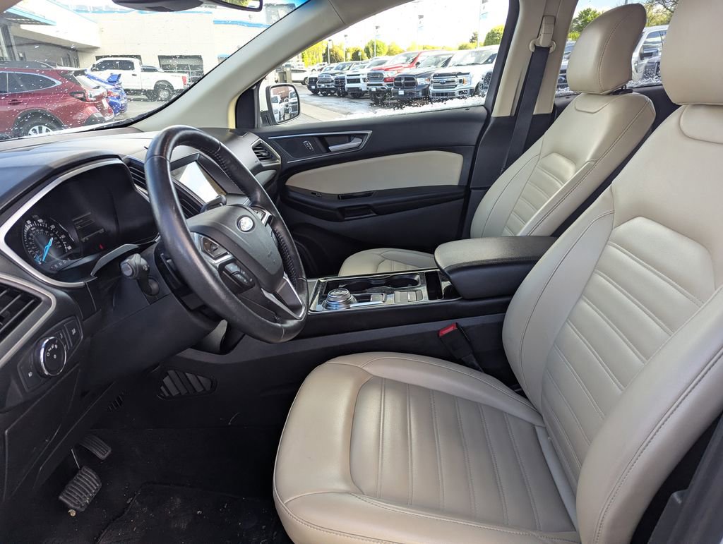 Used 2019 Ford Edge SEL w/ Equipment Group 201A AWD/4WD image 25