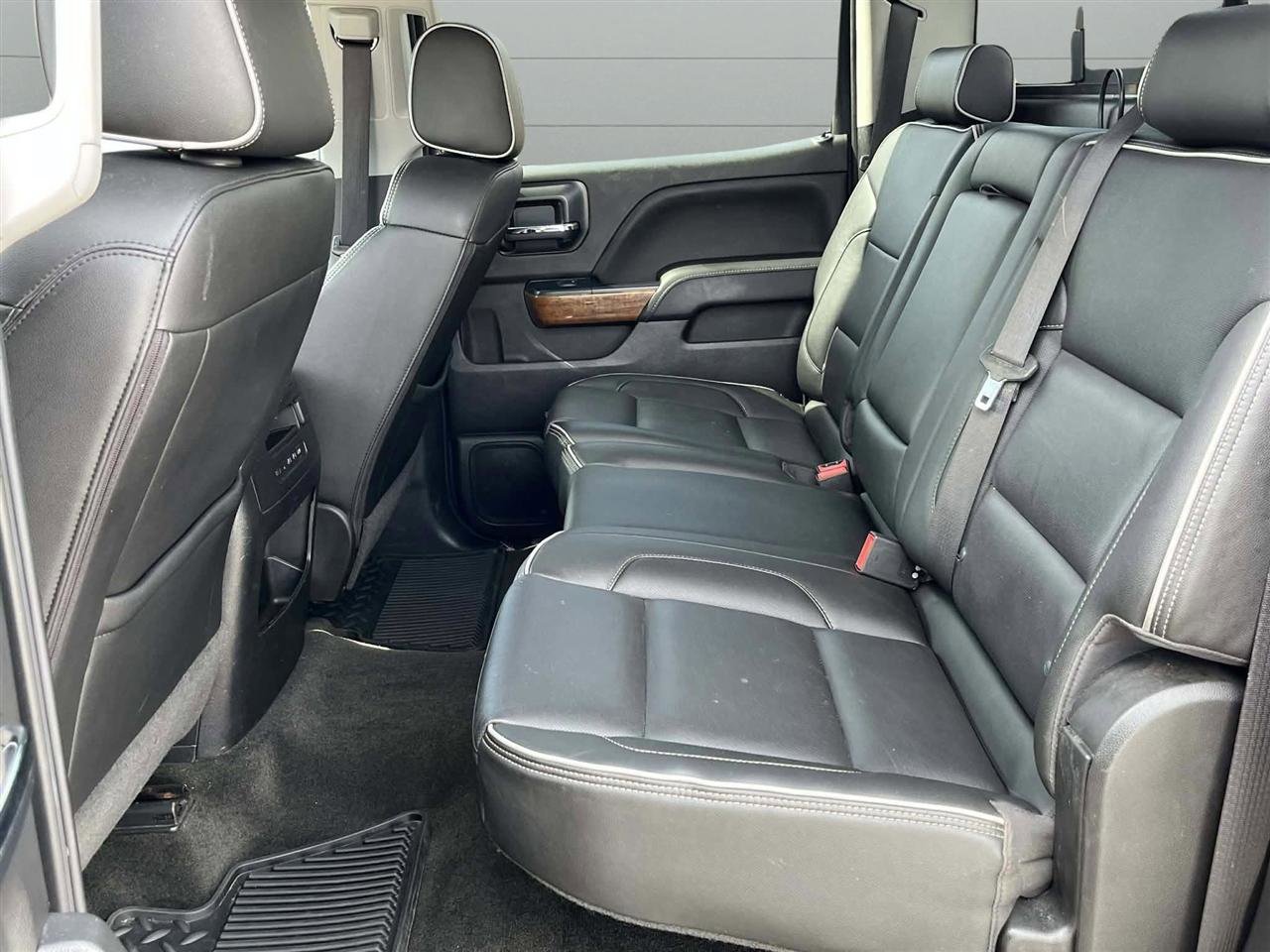 Used 2018 Chevrolet Silverado 1500 High Country image 15