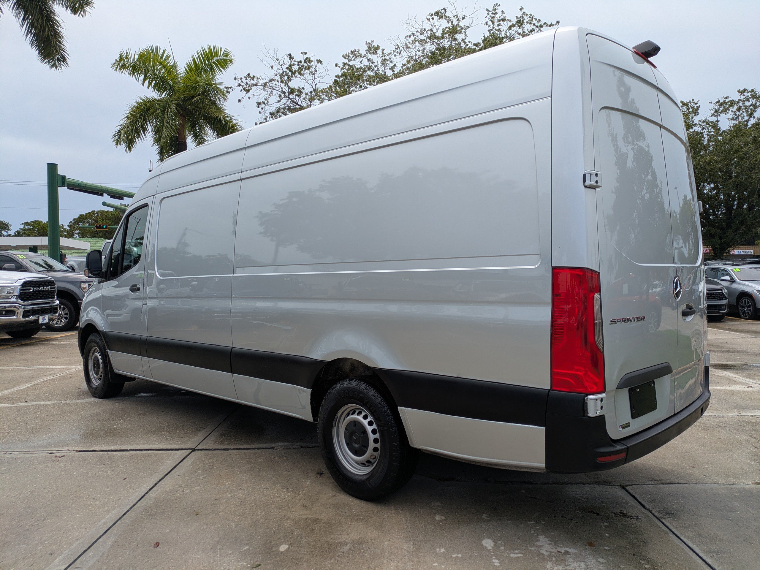 Used 2019 Mercedes-Benz Sprinter 170 image 6