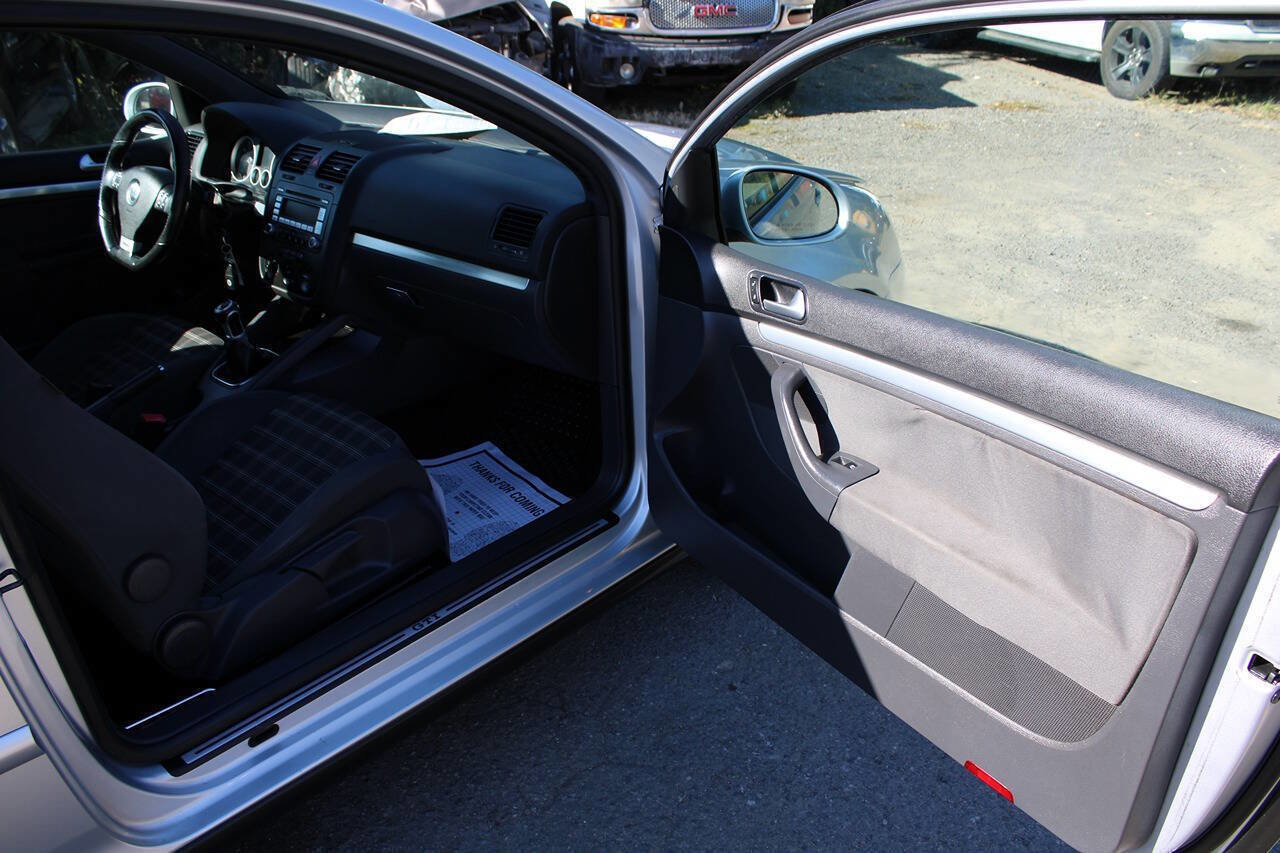 Used 2007 Volkswagen GTI 2-Door image 30