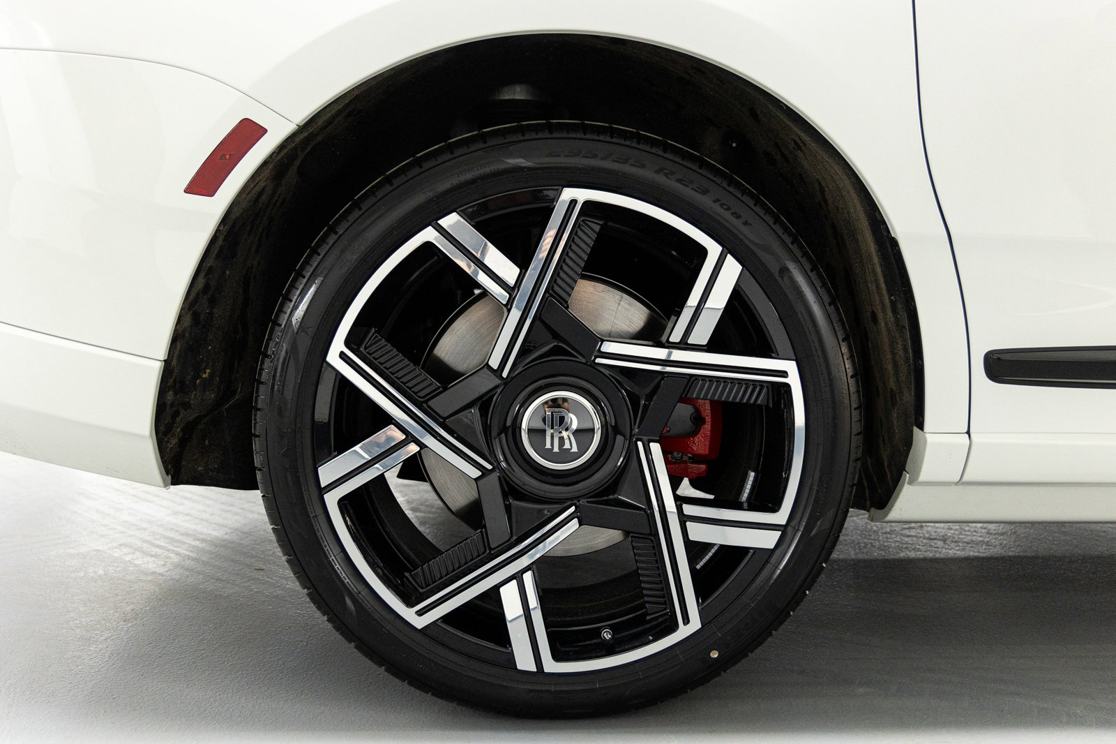 New 2026 Rolls-Royce Cullinan Black Badge image 27