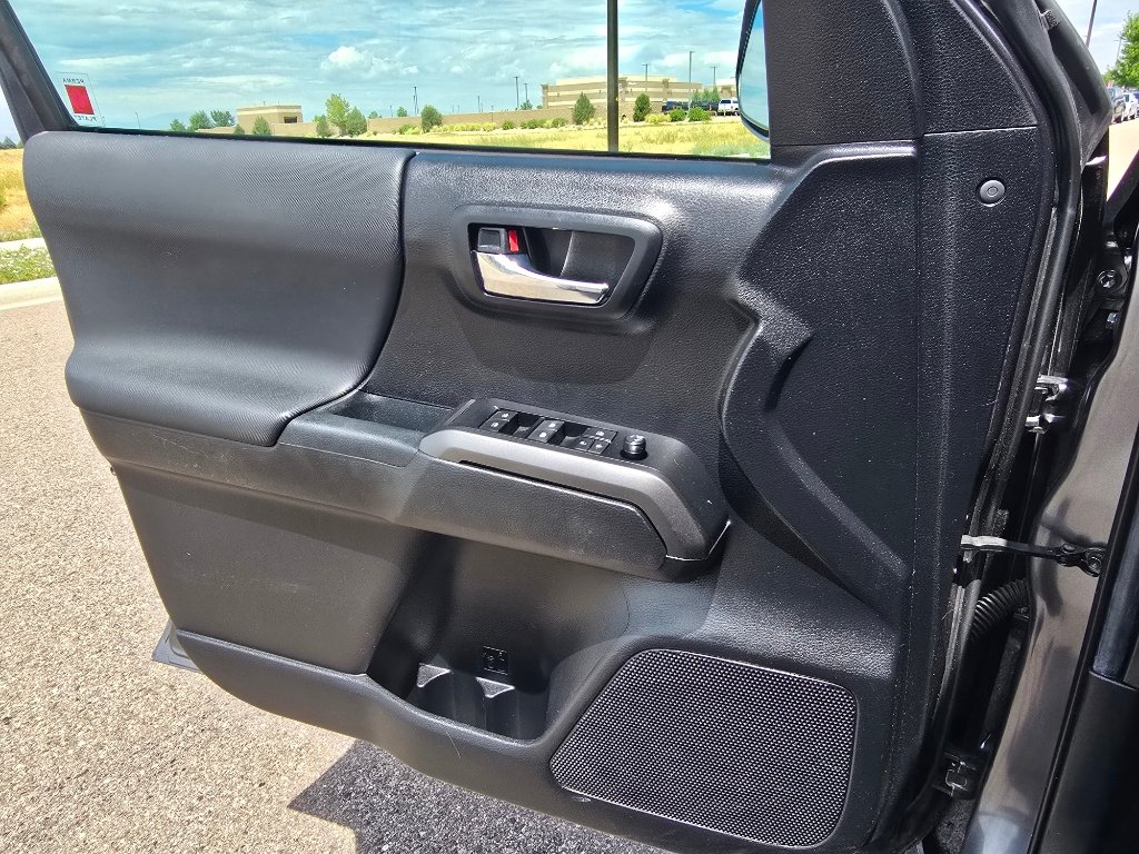 Used 2022 Toyota Tacoma TRD Sport w/ Technology Package RWD image 17