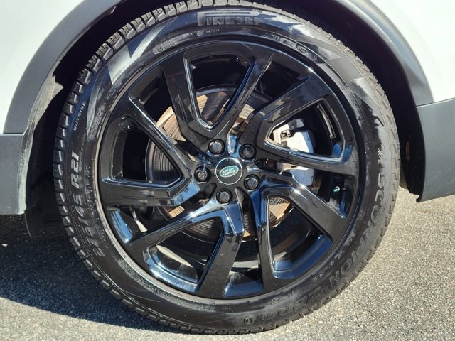 Used 2024 Land Rover Discovery S image 15