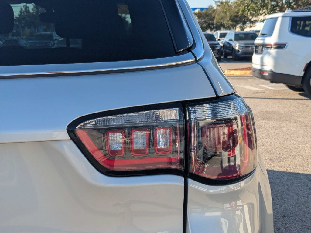 Used 2024 Jeep Compass Latitude AWD/4WD image 15
