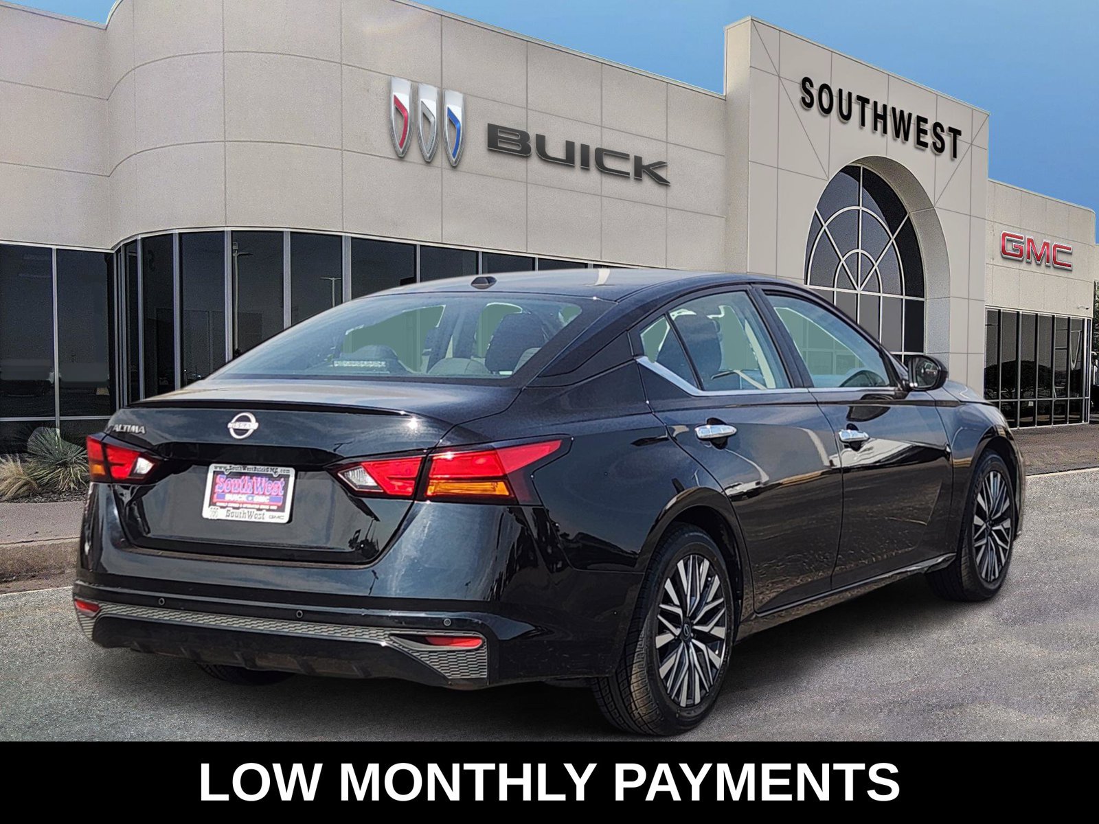 Used 2025 Nissan Altima 2.5 SV FWD image 5