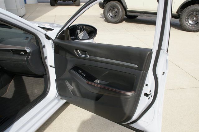 Used 2024 Nissan Altima 2.5 SR image 33