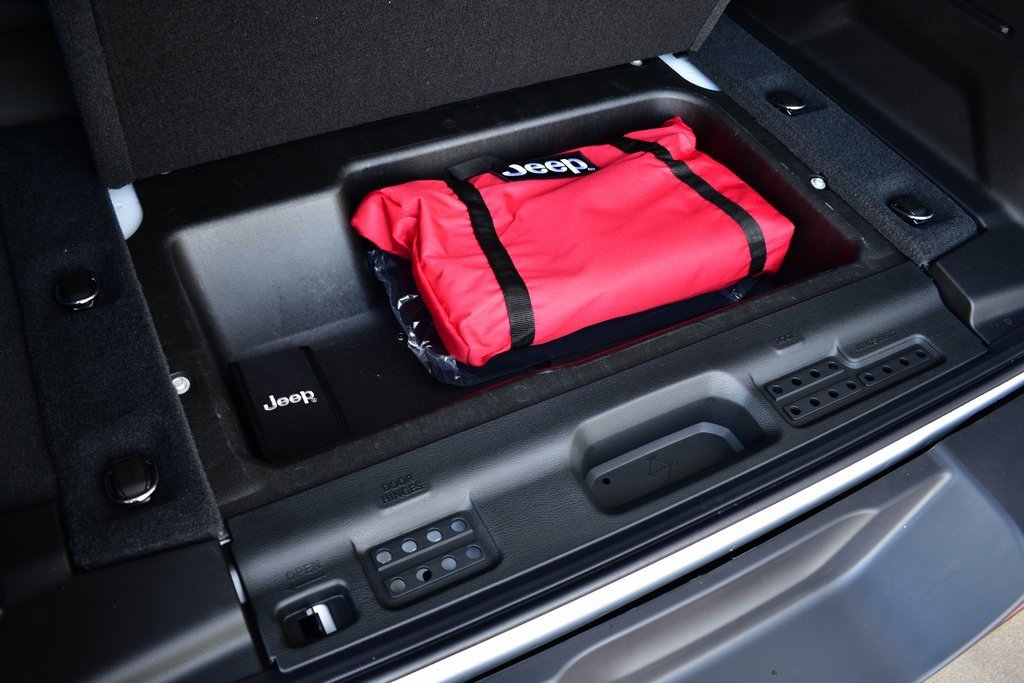 New 2025 Jeep Wrangler Sahara image 30