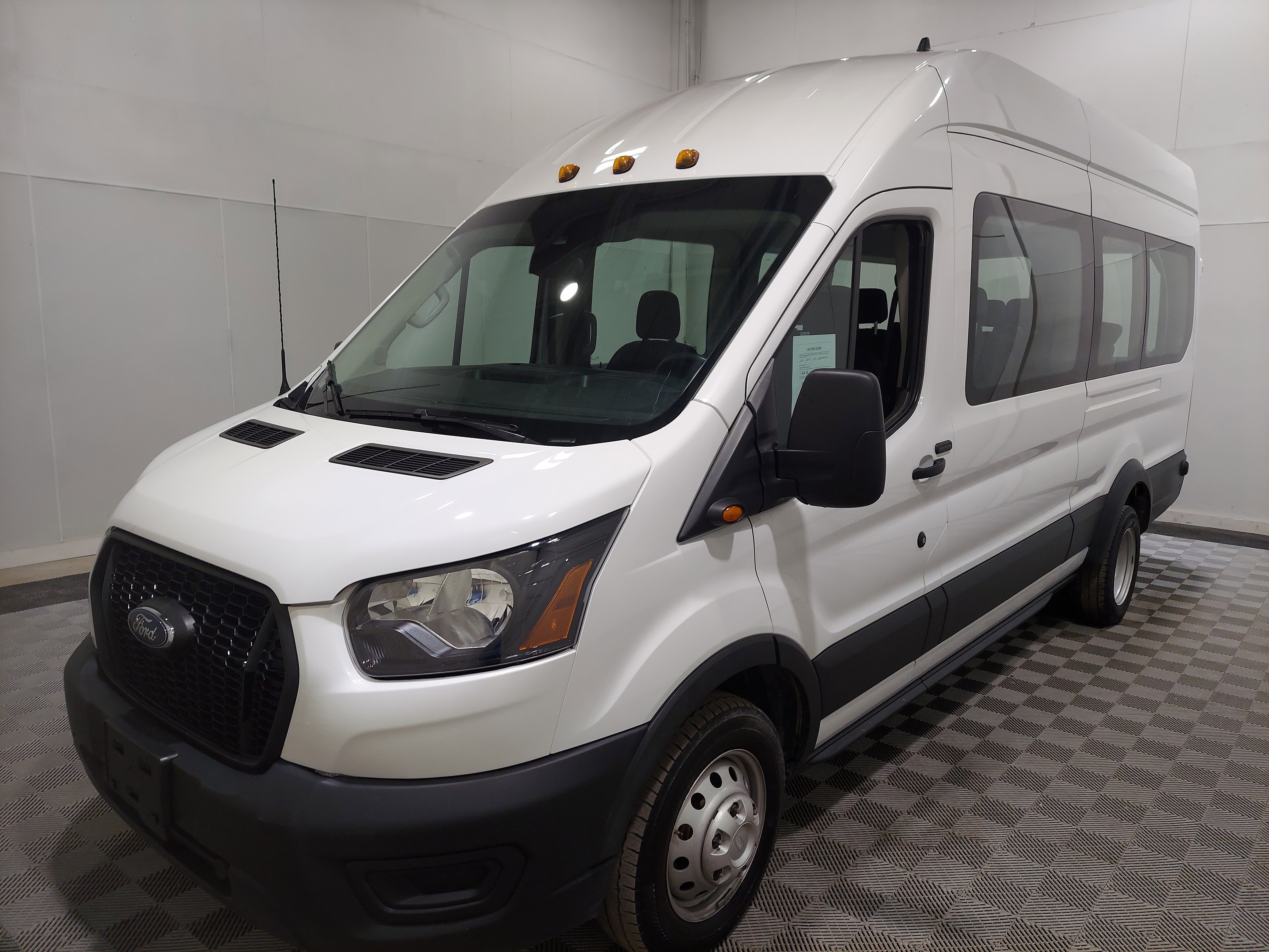Used 2023 Ford Transit 350 XL RWD image 1