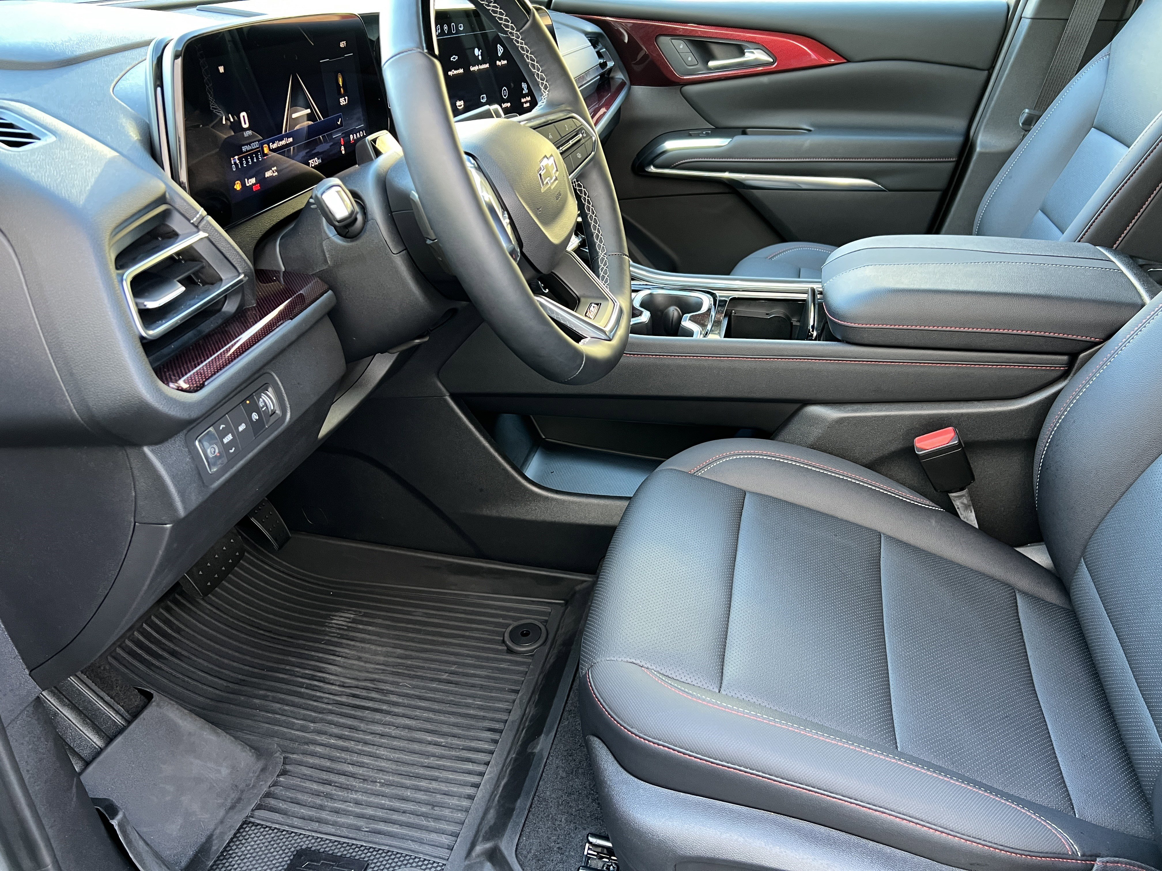 Used 2025 Chevrolet Traverse Z71 w/ Enhanced Driving Package image 15