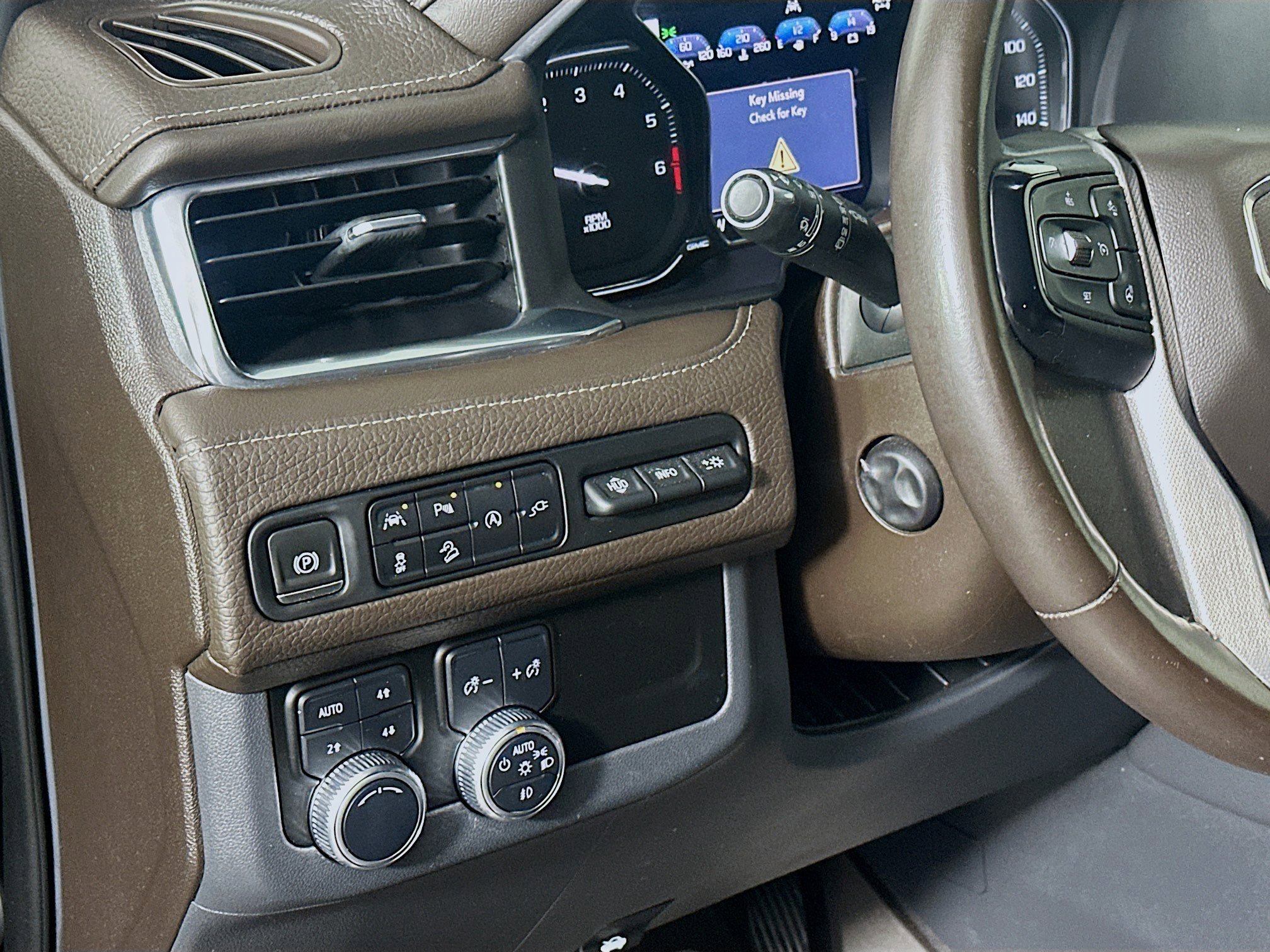 Used 2021 GMC Yukon XL Denali w/ Advanced Technology Package image 17