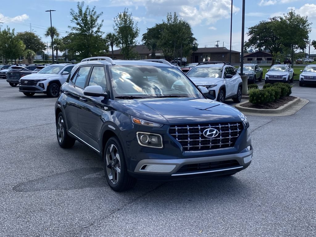 New 2026 Hyundai Venue SEL FWD image 2