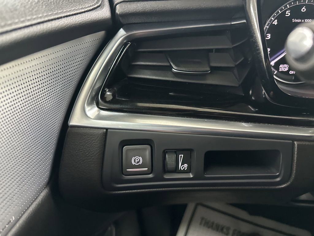 Used 2025 Cadillac XT6 Premium Luxury image 38