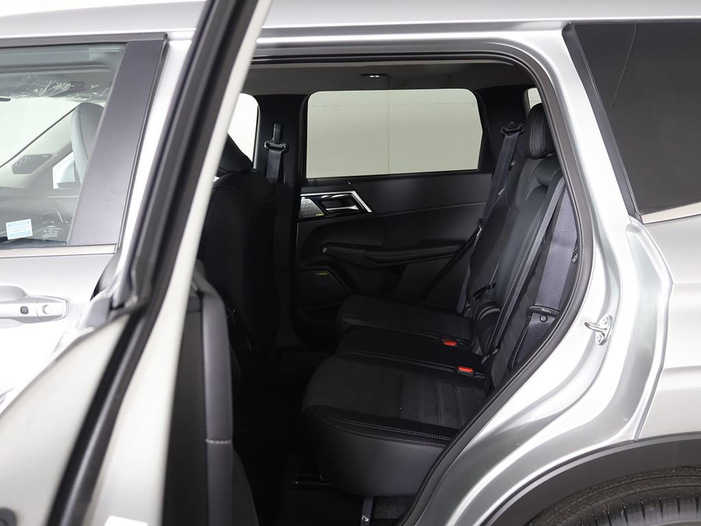 New 2026 Mitsubishi Outlander SE AWD/4WD image 35