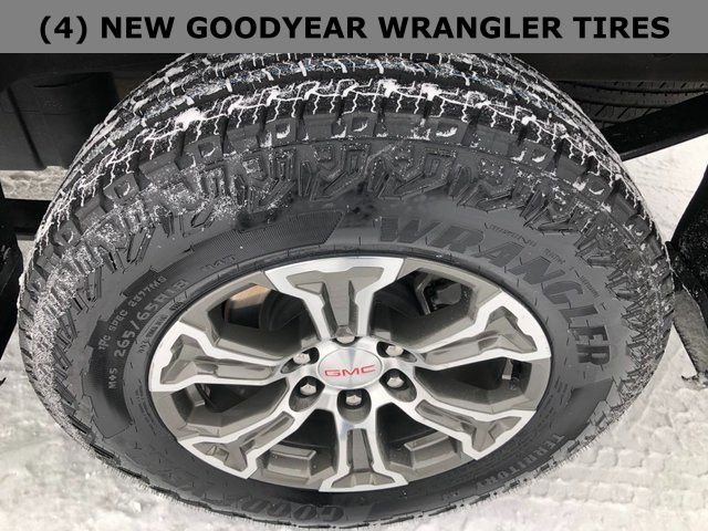 Used 2025 GMC Sierra 1500 SLT image 2