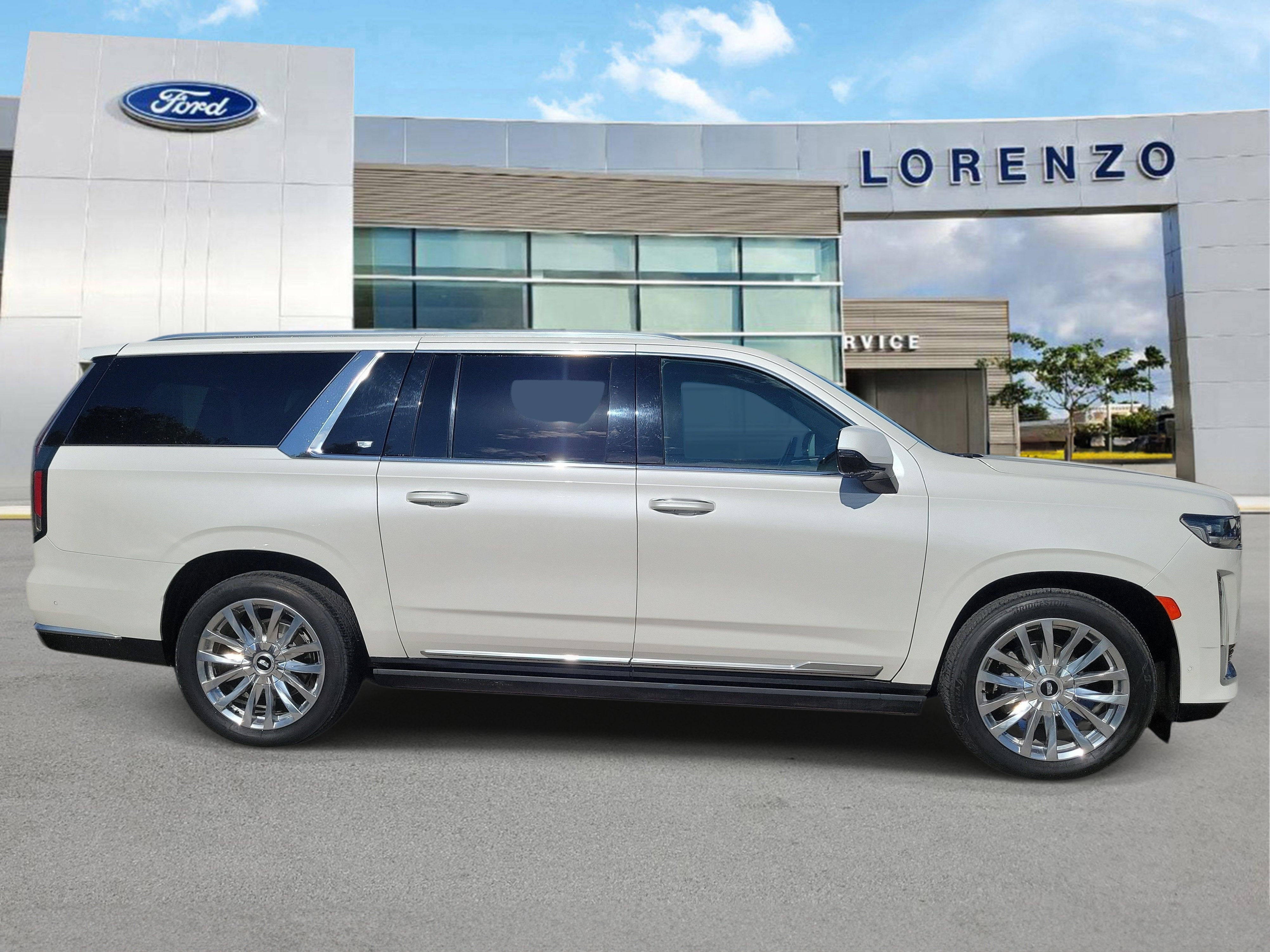 Used 2023 Cadillac Escalade ESV Premium Luxury w/ Performance Package AWD/4WD image 4