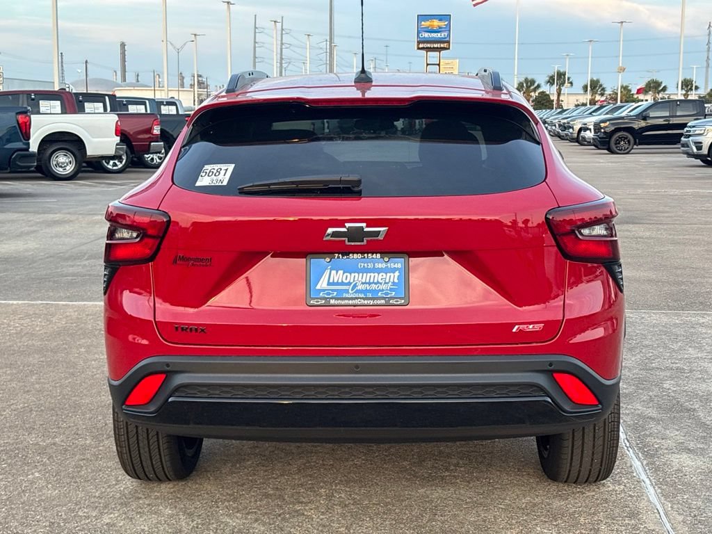 New 2026 Chevrolet Trax RS w/ Sunroof Package FWD image 11