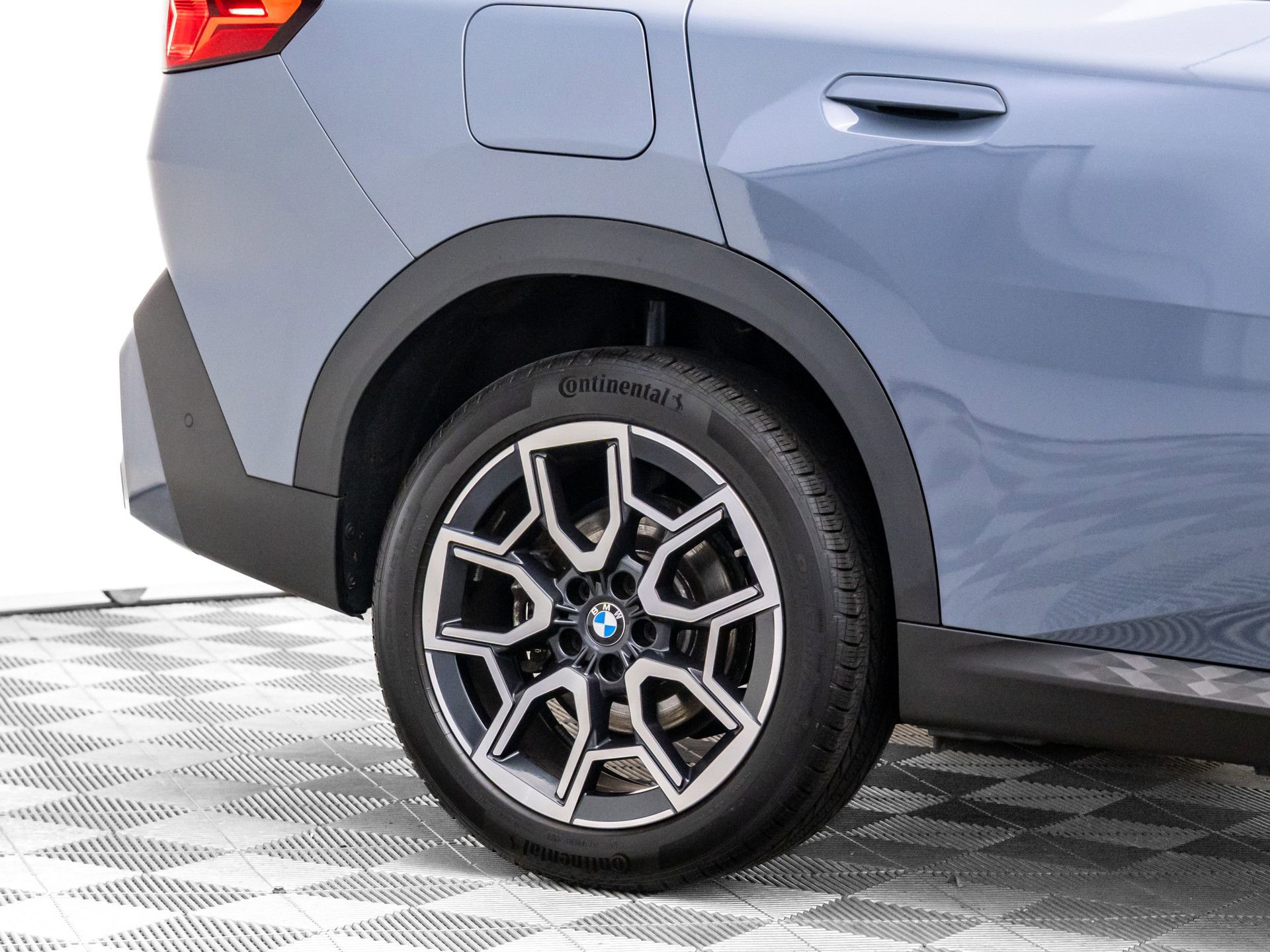 Certified 2025 BMW X2 xDrive28i w/ Premium Package image 33