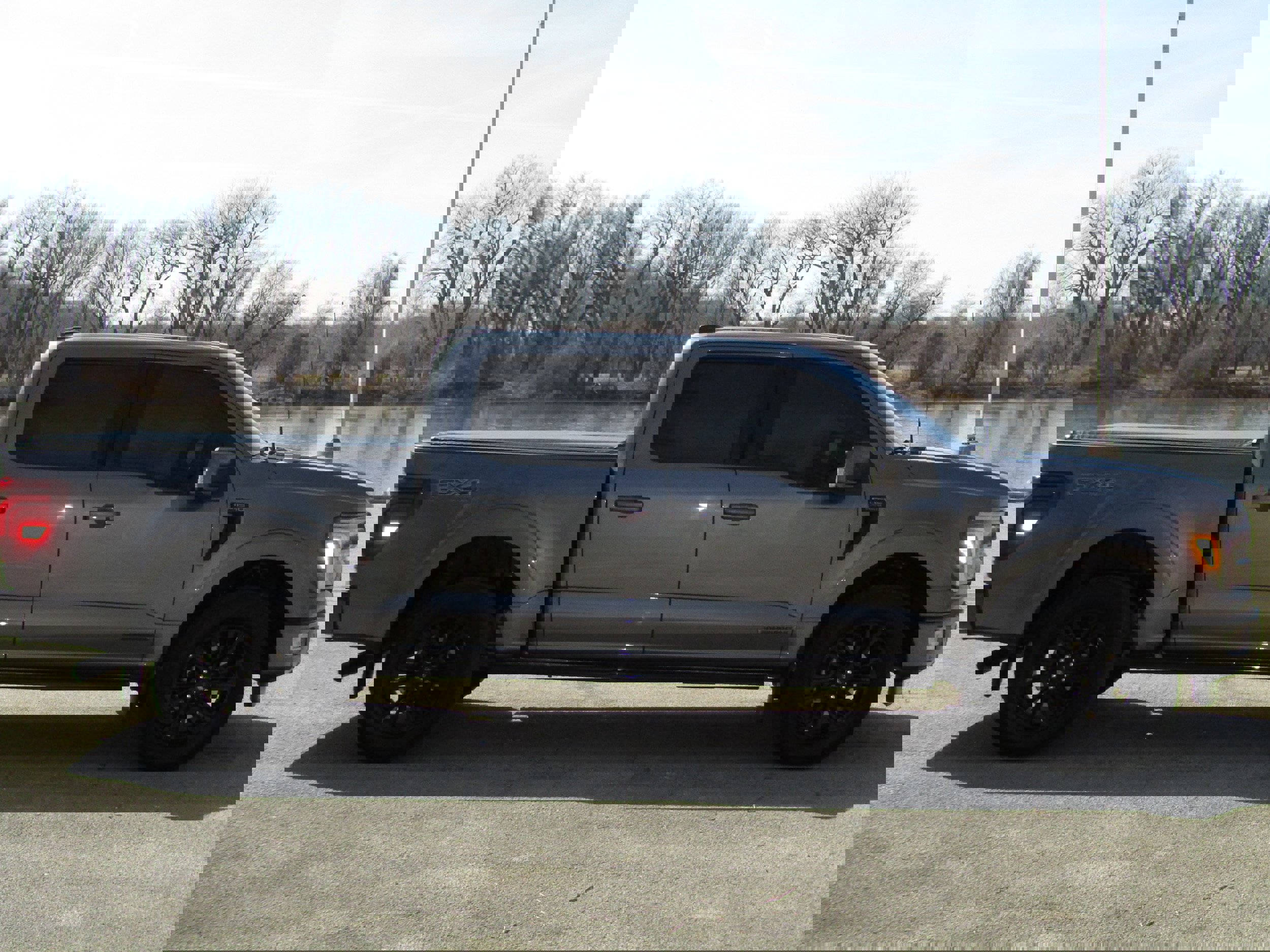 Used 2024 Ford F150 Platinum w/ FX4 Off-Road Package image 5